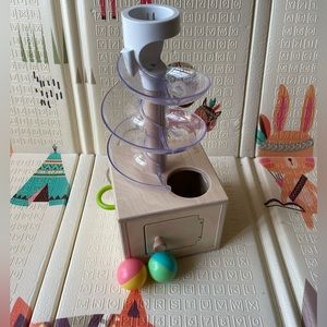 Lovevery Slide and Seek Ball Run